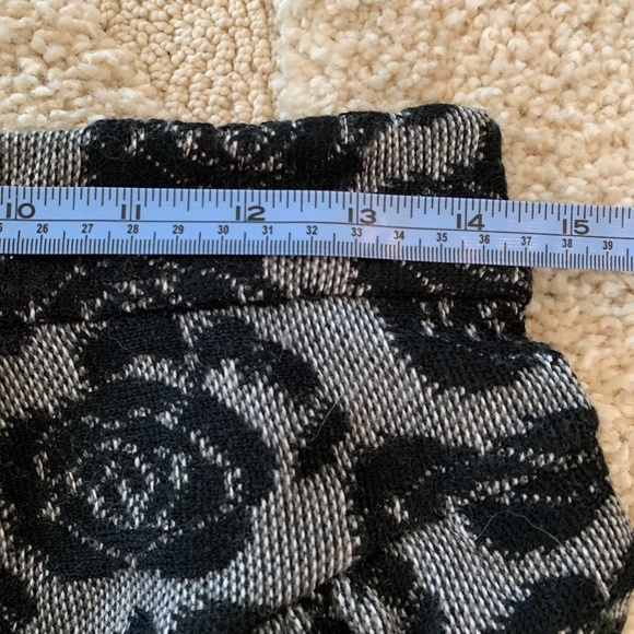 Cute Ruffles and Roses Skirt - Picture 5 of 8